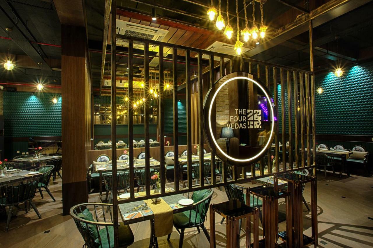 Four Vedas Hotel & Resort Siliguri Buitenkant foto