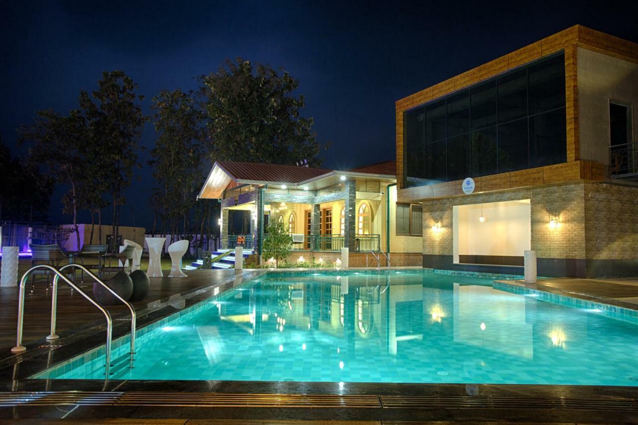 Four Vedas Hotel & Resort Siliguri Buitenkant foto