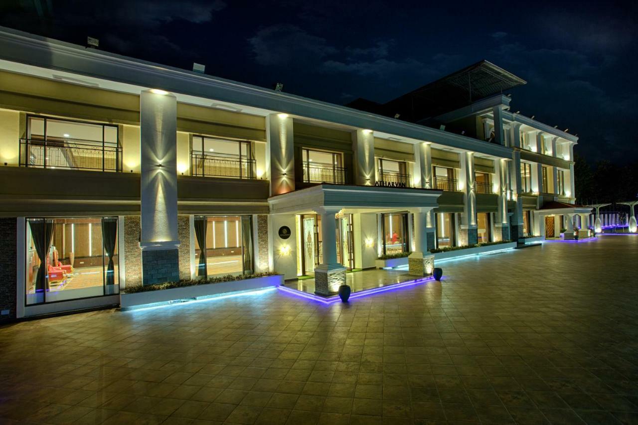 Four Vedas Hotel & Resort Siliguri Buitenkant foto