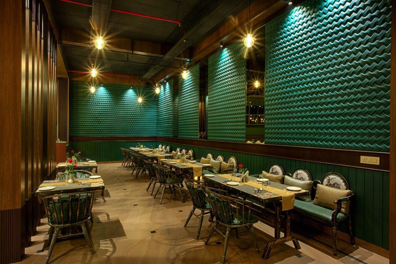 Four Vedas Hotel & Resort Siliguri Buitenkant foto