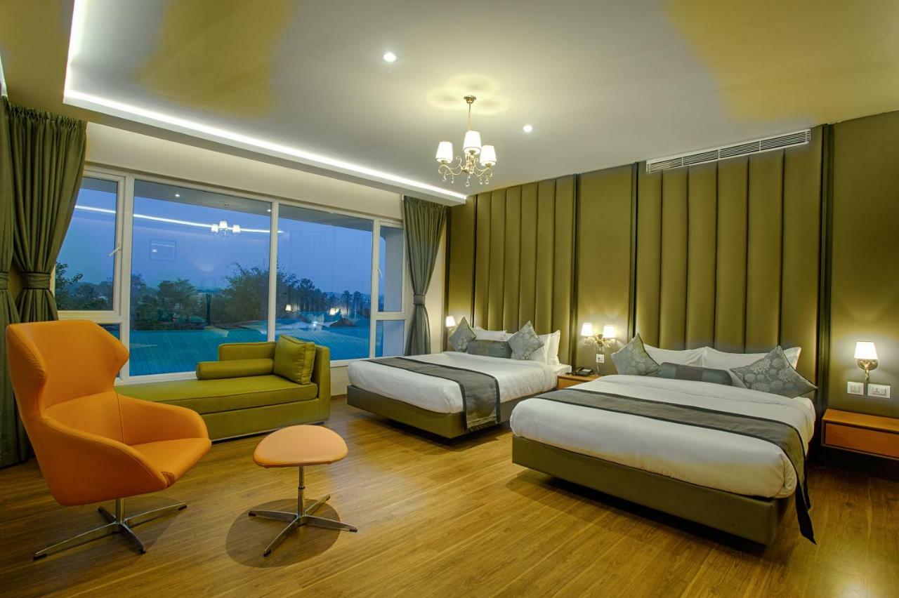 Four Vedas Hotel & Resort Siliguri Buitenkant foto