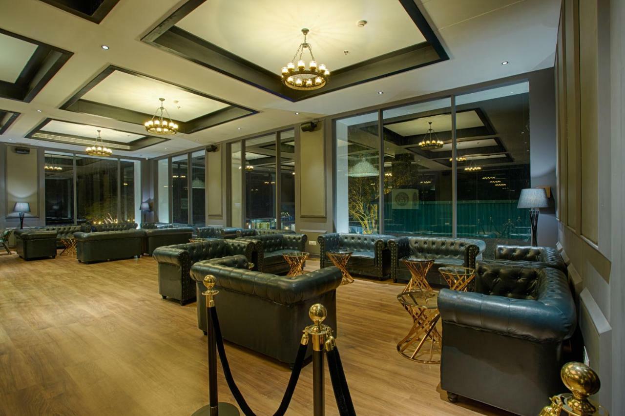 Four Vedas Hotel & Resort Siliguri Buitenkant foto